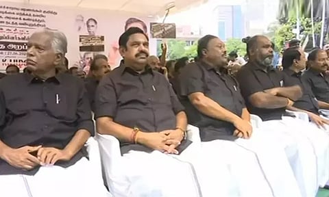 AIADMK holds hunger strike (Photo: Dailythanthi)