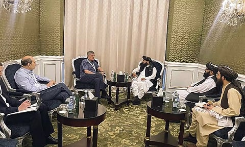 Zabihullah Mujahid, chief Taliban government spokesman speaks with Russian Presidential Envoy (Photo: AP)