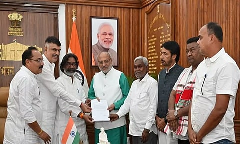 Champai Soren resigned as Jharkhand CM and Hemant Soren staked claim to form government