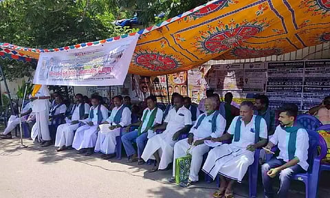 Farmers from various associations staging a hunger strike in Thanjavur on Friday