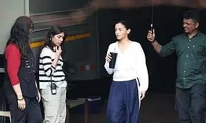 Alia is seen making her way to the sets