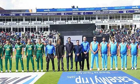 India Legends and Pakistan Legends teams line-up