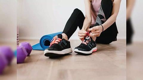 5 gym alternatives to glute exercises at home