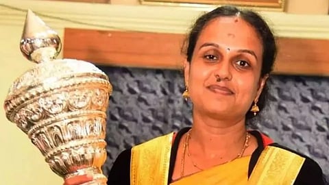  Kancheepuram Mayor Mahalakshmi Yuvaraj (Daily Thanthi) 