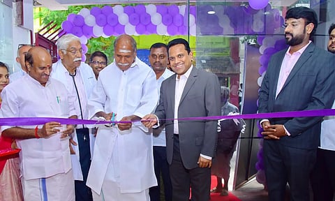 K Lakshminarayanan, Minister for Public Works of Puducherry, Dr Nallam Venkatramaya, founder Clinic Nallam, N Rangaswamy, CM, Puducherry, GSK Velu, CMD, Neuberg Diagnostics and Dharma Ganesh, VP-Neuberg Diagnostics.