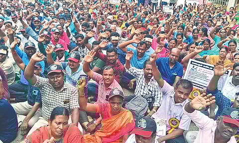 Candidates who cleared TET stage protest in Tiruchy
