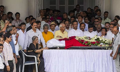 Visuals from Buddhadeb Bhattacharya's funeral