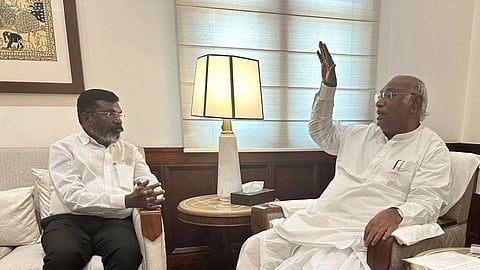 VCK chief Thol Thirumavalavan interacting with Congress president Mallikarjun Kharge in New Delhi on Friday 