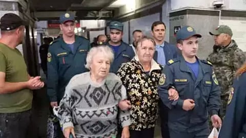 Specialists of the Russian Emergencies Ministry (Reuters)