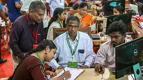 Students during the counselling process 