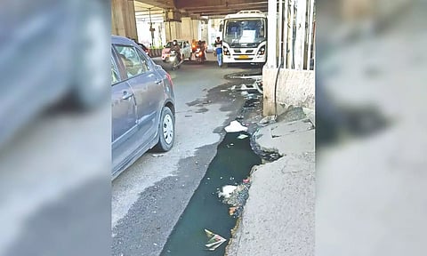 Overflowing sewage channel near Arumbakkam Metro Station has been a persisting issue