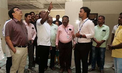 State health minister Ma Subramanian visits the Saidapet Government Hospital (X)
