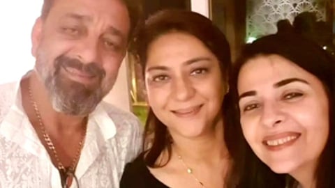  Sanjay Dutt with his sisters Priya and Namrata Dutt (IANS)