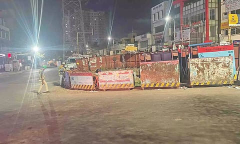 Commuters can see the way after the barricade was removed