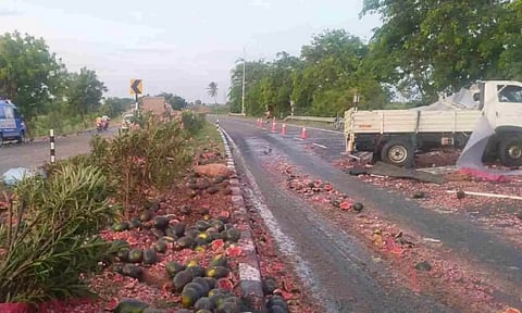 Van overturned near Kayathar in Thoothukudi; onions & watermelons go waste