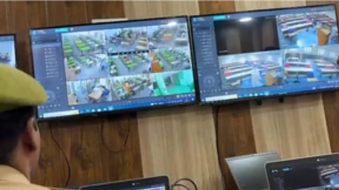 Constable monitoring CCTV camera of the city (IANS)