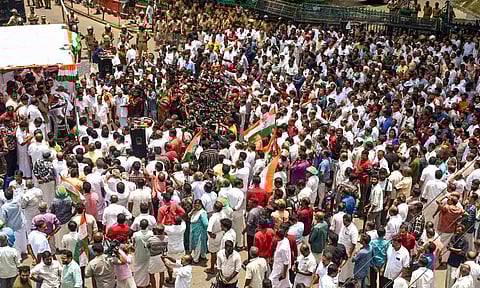 Congress takes out protest march to Secretariat 