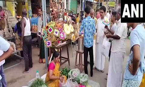 Tamil Nadu: People throng markets on Vinayagar Chaturthi