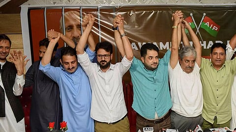 Awami Ittehad Party (AIP) leader Ishtiyaq Qadri along with senior leaders and newly joined former MLC Yasir Reshi (PTI)