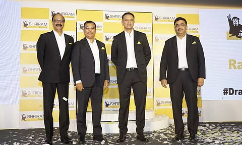 Rahul Dravid with Sriram Group members