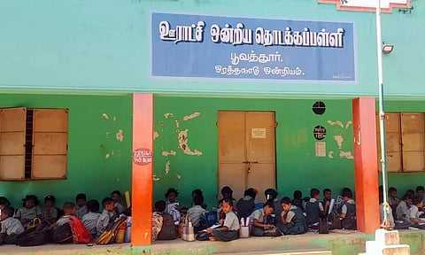 Students waiting outside the classroom in Thanjavur