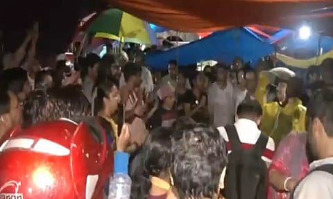 Junior doctors continue protest at Swasthya Bhawan