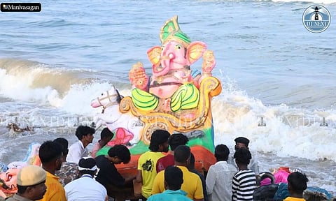 Vinayagar idol immersion at Pattinapakkam Beach (Manivasagan N)