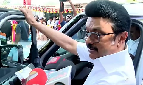 MK Stalin speaking to reporters (Daily Thanthi)