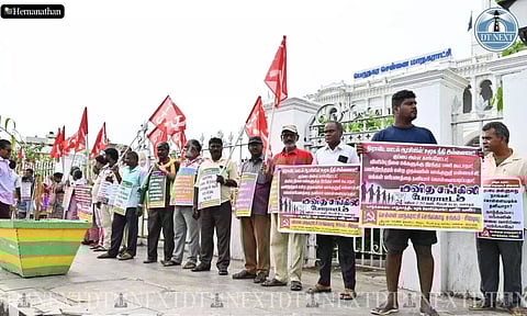 The Chennai Corporation RedFlag Union along with cleanliness workers staged a protest near Ripon Building to withdraw privatisation of solidwaste management (Hemanathan)