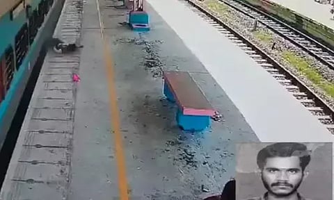 Screengrab from the CCTV video (Maalaimalar)