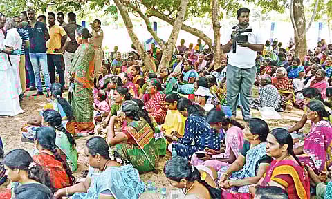 Thanjavur, Tiruvarur villagers protest against silica sand mining