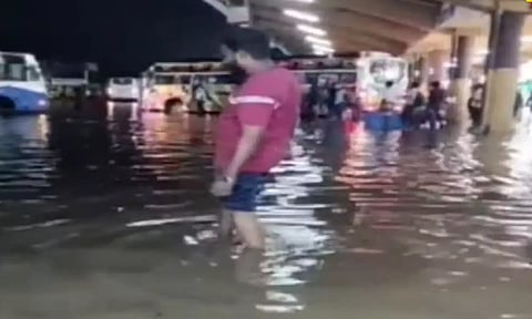 Severe flooding hits Salem new bus station