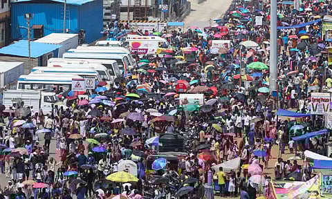 Chaos on the ground after the air show (Photo: Hemanathan.M)