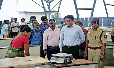Civic body’s regional deputy commissioner (central) Praveen Kumar at the fish market (Photo: Vishal Nagaraj)