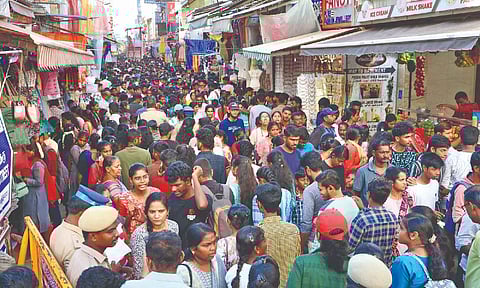 Deepavali shoppers throng the streets of T Nagar on Sunday