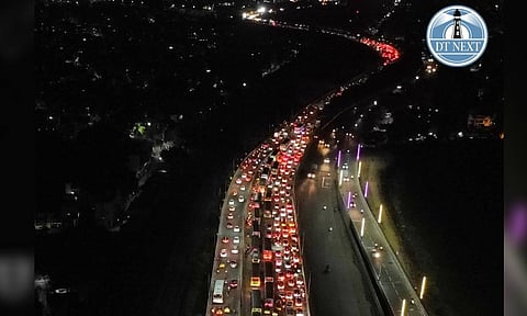 People returning to the city after long Deepavali weekend (Photo: Sam Augustine) 