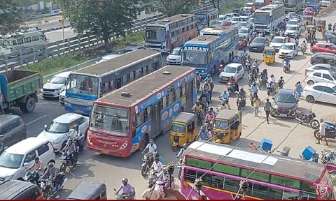 Visual of traffic congestion at the GST road