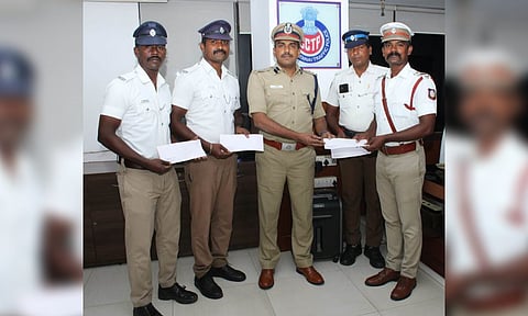 DCP, Traffic (South), Bandi Gangadhar appreciated the team- SI, M Mahendran, Head Constable M Subramani, Constables Velayudham and Gangadhar
