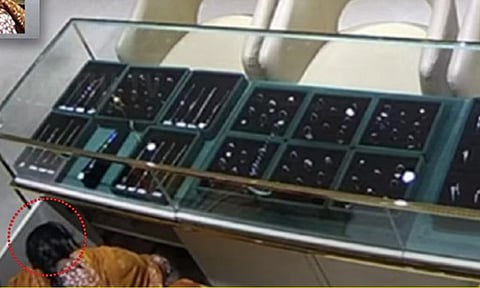 Screengrab from CCTV footage (Thanthi TV) 