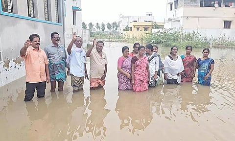 Residents of Sakkarakottai stranded in waist-deep water after rain lashes district