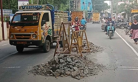 Iron barricades causing traffic congestion in Pazhavanthangal