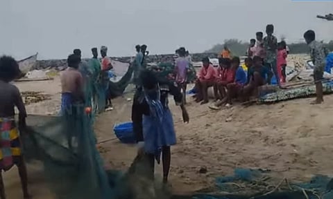 Seized purse seine net from Thoothukudi fishermen (Daily Thanthi)