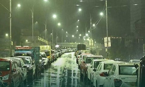 Visuals from the Velachery flyover (Maalaimalar)