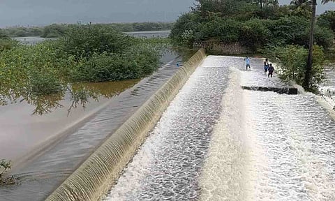 Sarabanga River (Maalaimalar )