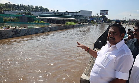 AIADMK general secretary Edappadi Palaniswami inspecting the flooded NH in Salem 
