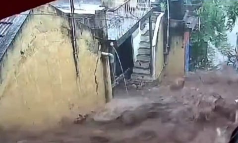 Screengrab of the CCTV footage (Thanthi Tv)