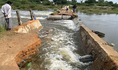 The damaged causeway across Kosasthalaiyar in Tiruvallur 