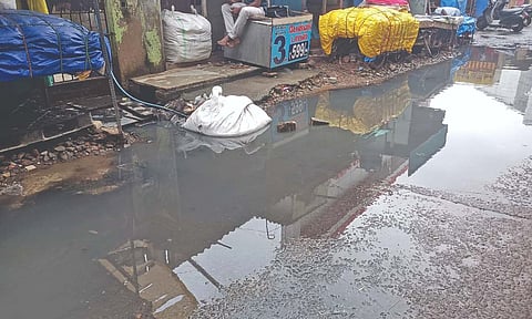 Stagnation on Old Market Road