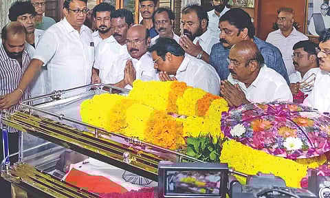 AIADMK former minister D Jayakumar paying floral tributes to the mortal remains of the veteran Congress leader on Saturday