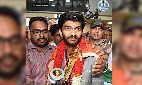D Gukesh, world champion arrives at Chennai airport and received a grand welcome (Manivasagan) 